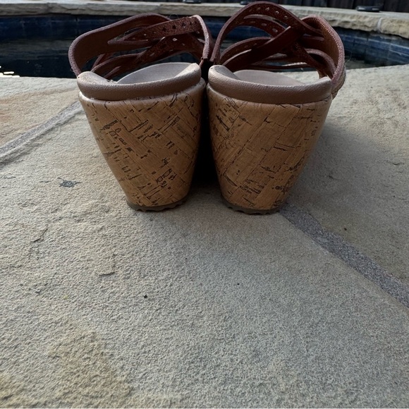 Cali Skechers Cognac Sandals with Luxe Foam - Picture 7 of 14